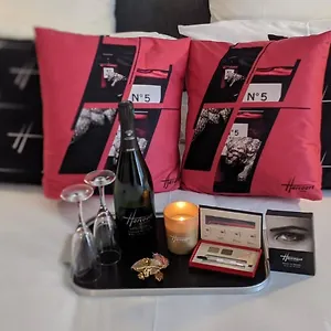Residences Harcourt - Ile Saint Louis - París